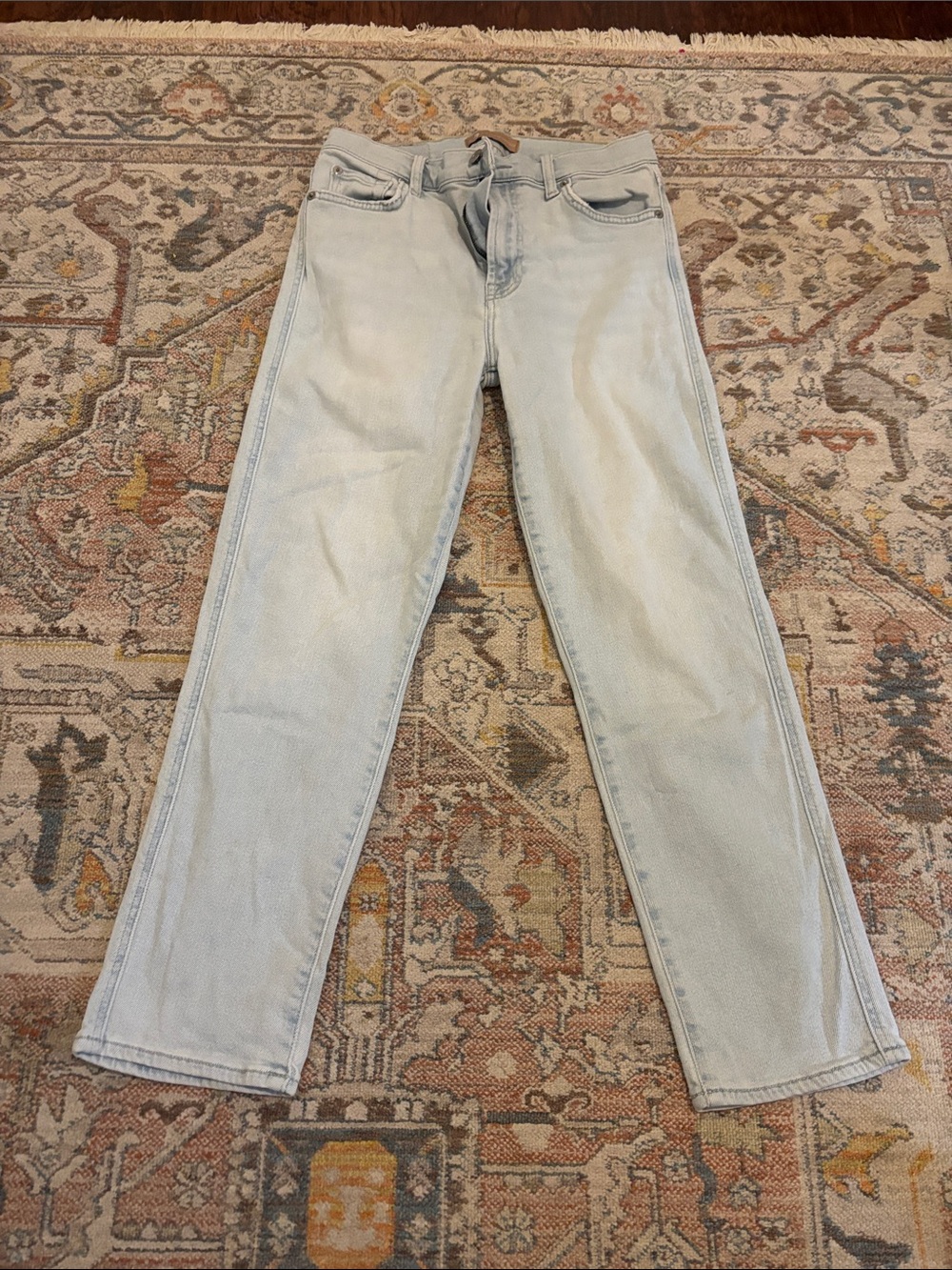 Light Wash Straight Leg Women’s Jeans - Classic High rise